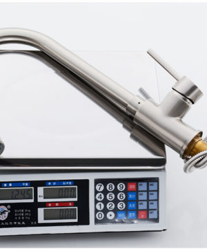 Moderná drezová batéria so spŕškou -chróm, nikel, čierna