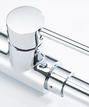 Moderná drezová batéria so spŕškou -chróm, nikel, čierna