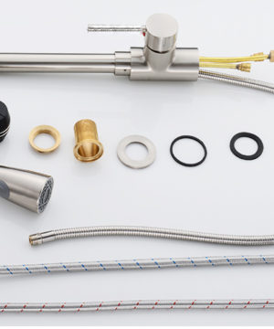 Moderná drezová batéria so spŕškou -chróm, nikel, čierna