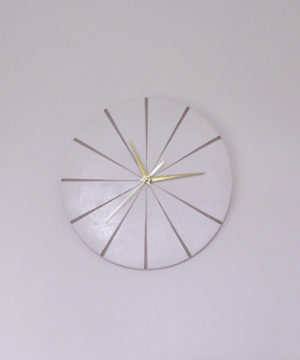 Ručne vyrobené nástenné hodiny - White gold
