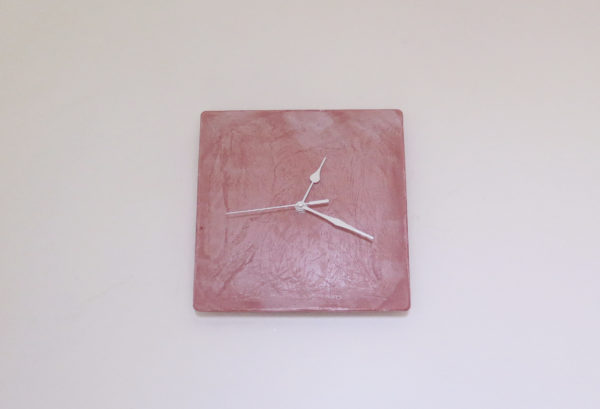 Ručne vyrobené nástenné hodiny - Terracotta pure cube