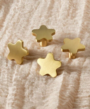 Úchyt na nábytok - zlatá detská hviezdička