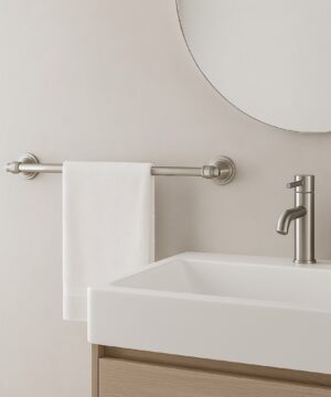 Alternative view of Vešiak na uteráky a osušky v brúsenej niklovej farbe